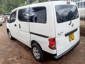 Nissan NV200 2011 White