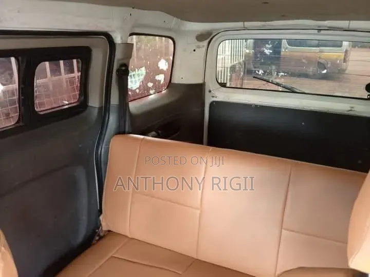 Nissan NV200 2011 White
