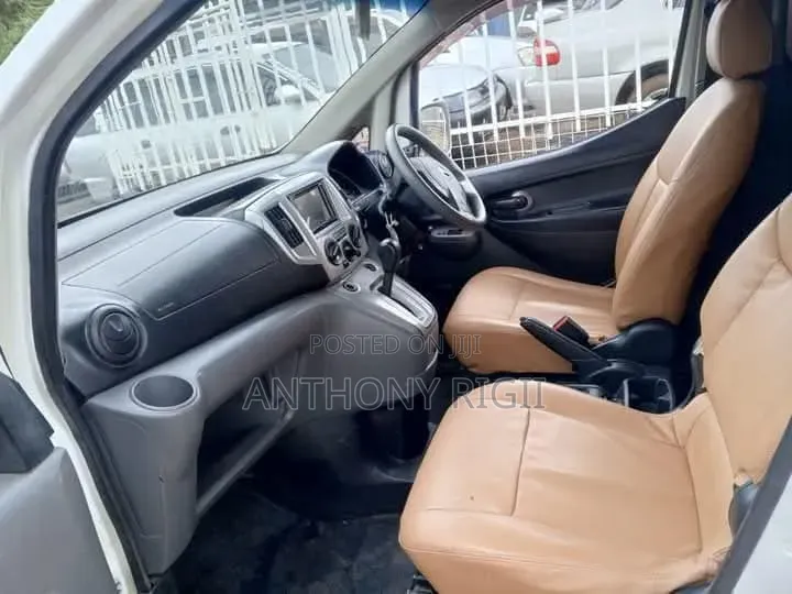 Nissan NV200 2011 White