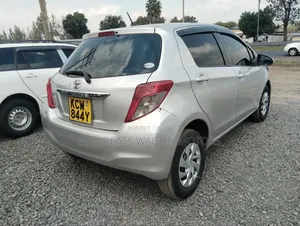 Toyota Vitz 2012 Silver