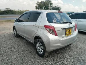 Toyota Vitz 2012 Silver