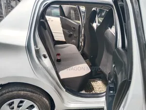 Toyota Vitz 2012 Silver