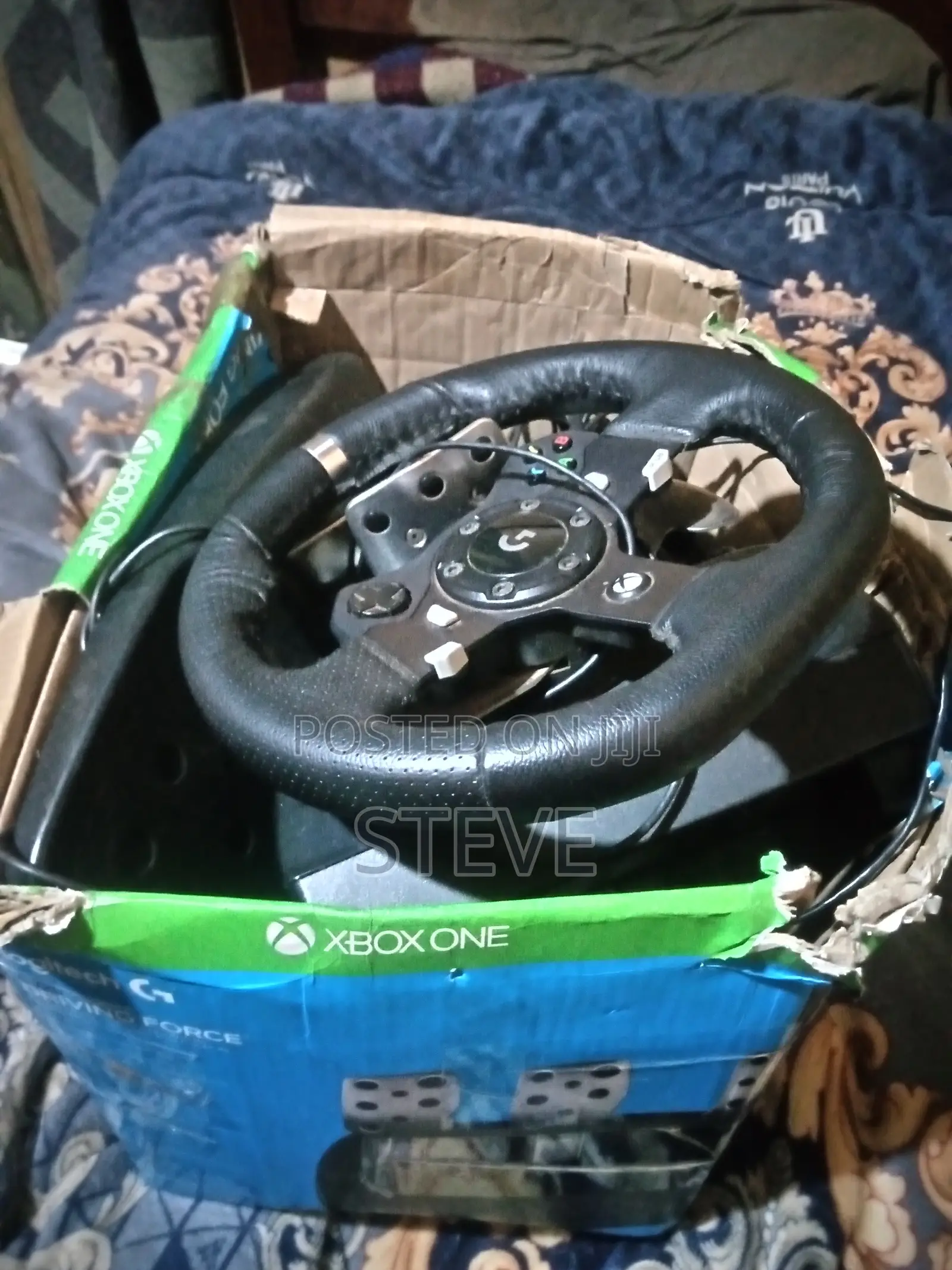 Logitech G920 Driving Force Racing Wheel Pedals -Excellent Condition