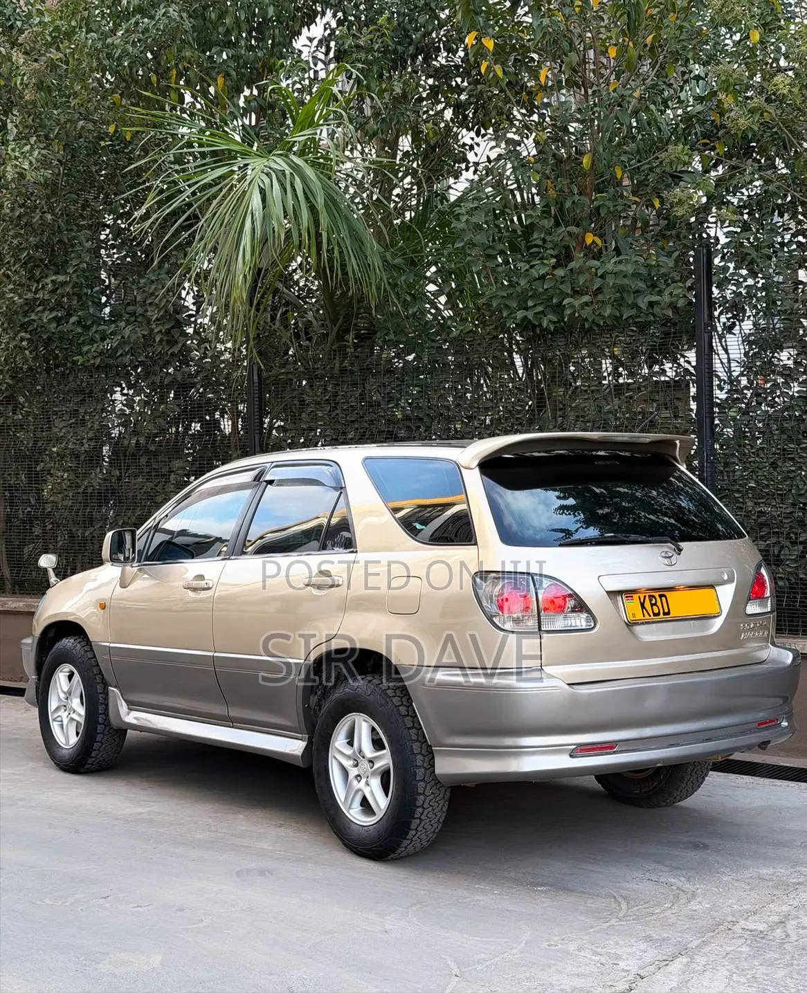 Toyota Harrier 2001 Gold