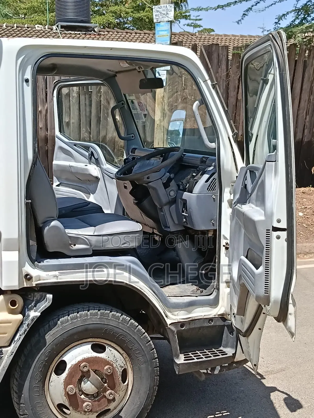 Mitsubishi Canter 4D 32