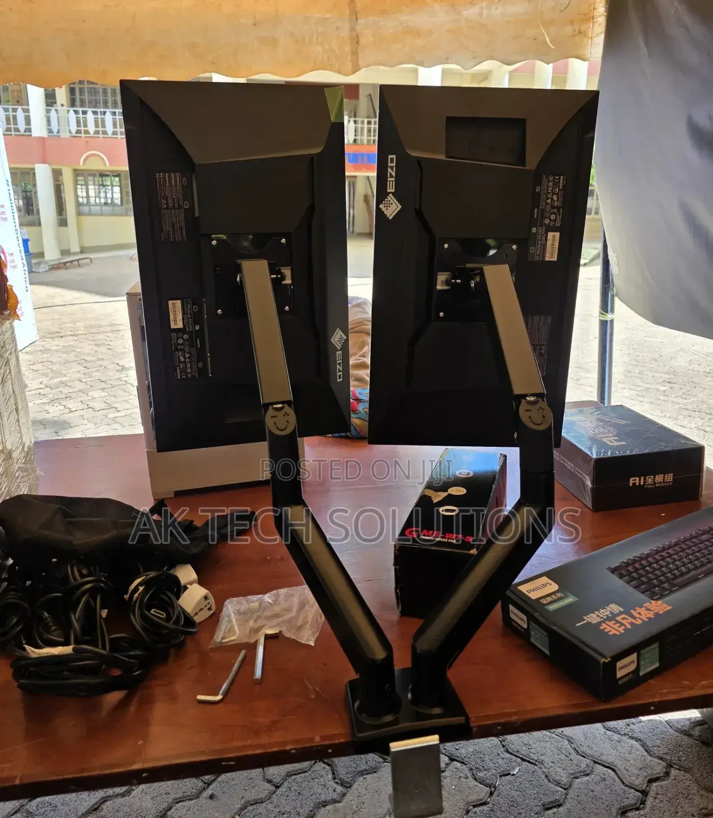 Nb Dual Monitor Mount Model -F160 Gas Spring Versa