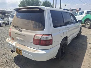 Subaru Forester 2000 White