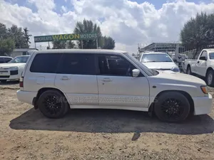 Subaru Forester 2000 White