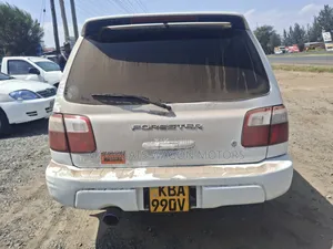 Subaru Forester 2000 White