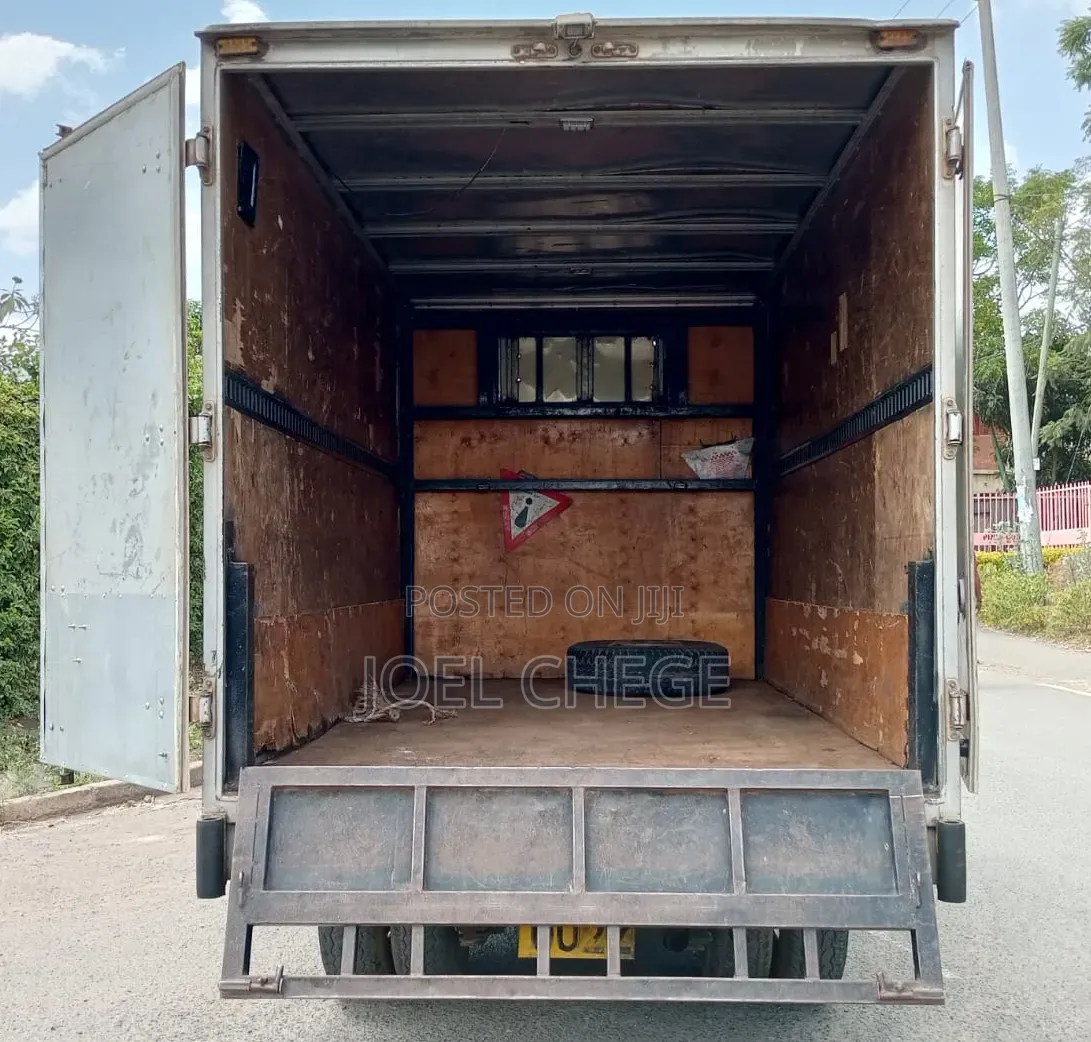 Mitsubishi Canter 4D 32