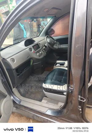 Toyota Sienta 1.5 FWD 2006 Gray