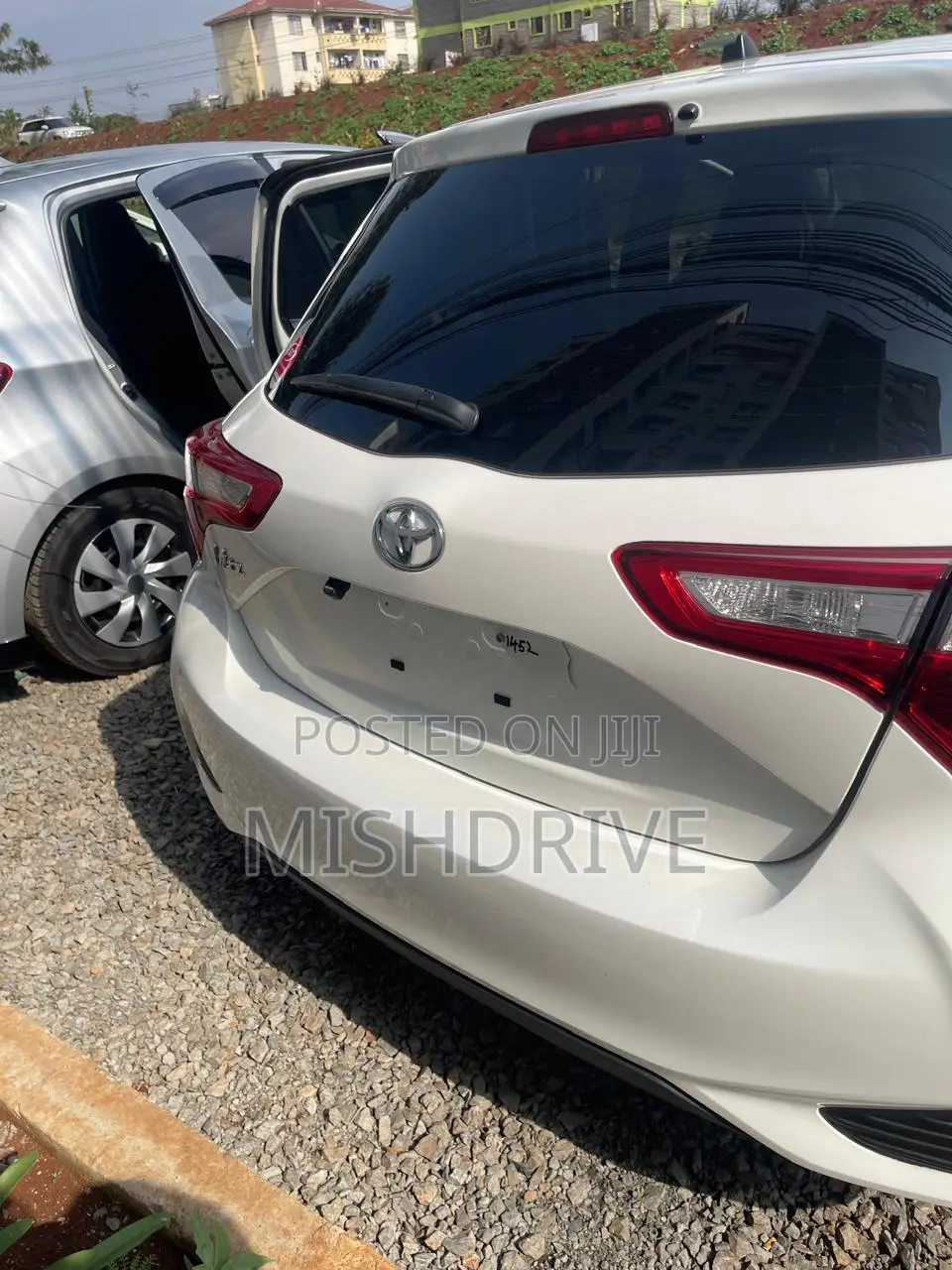 Toyota Vitz 1.0 FWD 5dr 2019 Silver