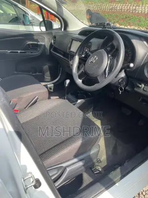 Toyota Vitz 1.0 FWD 5dr 2019 Silver