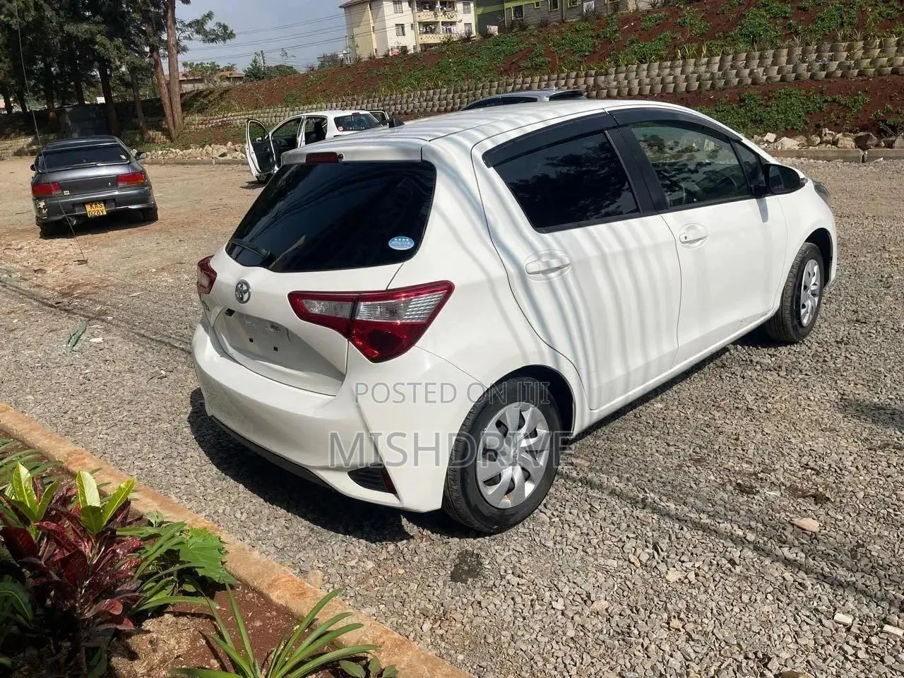 Toyota Vitz 1.0 FWD 5dr 2019 Silver