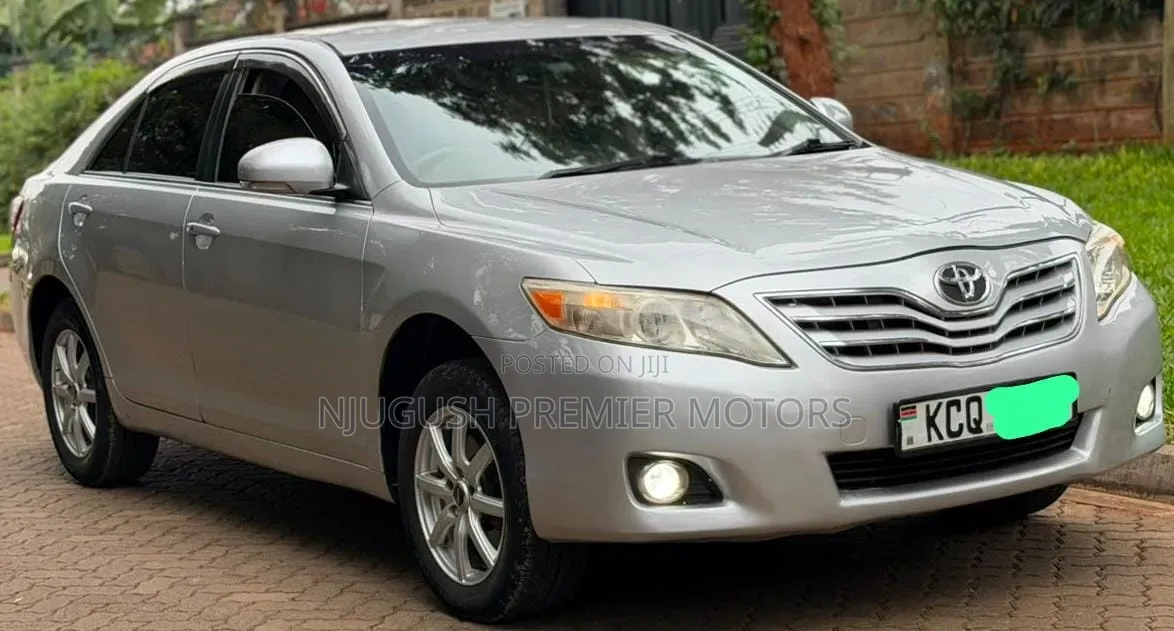 Toyota Camry 2011 Silver