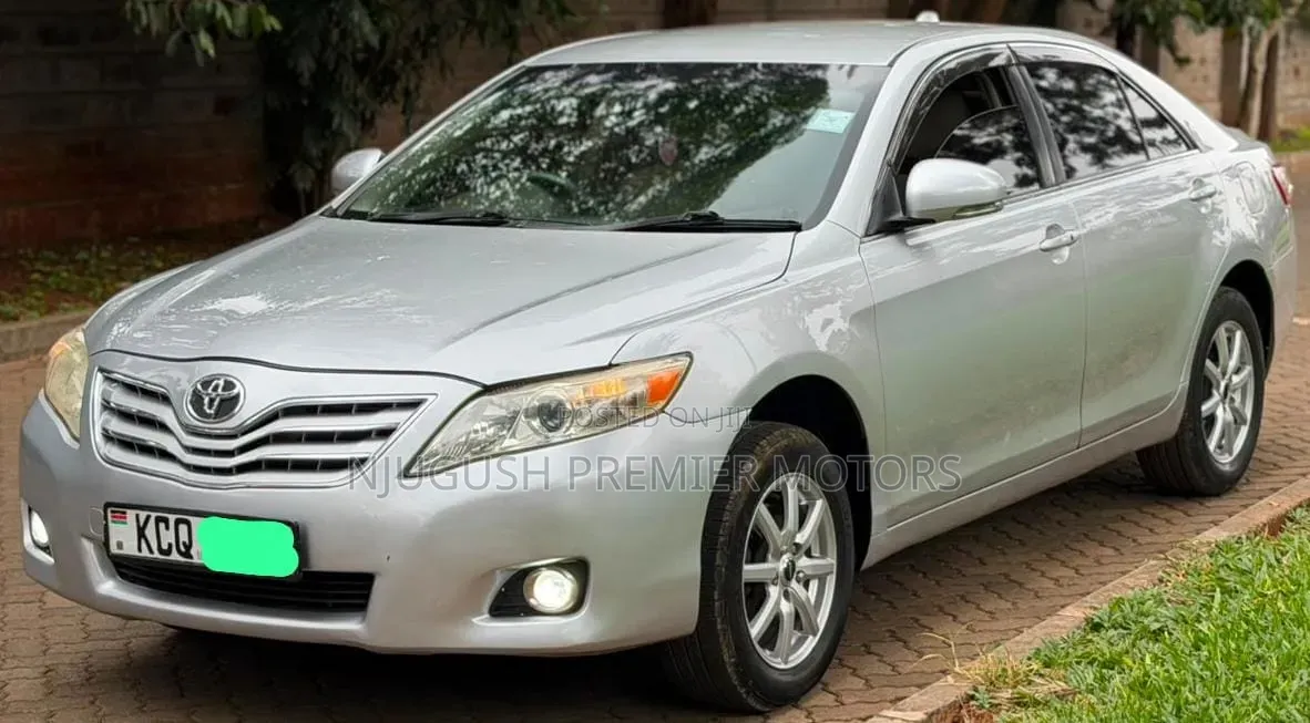 Toyota Camry 2011 Silver