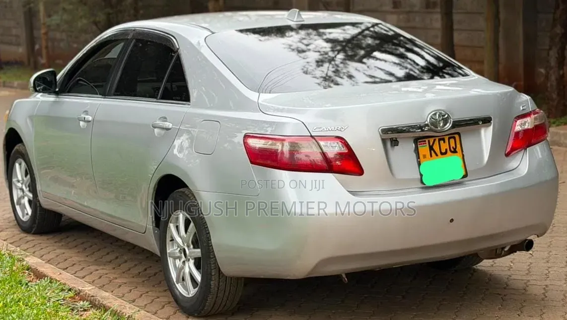 Toyota Camry 2011 Silver