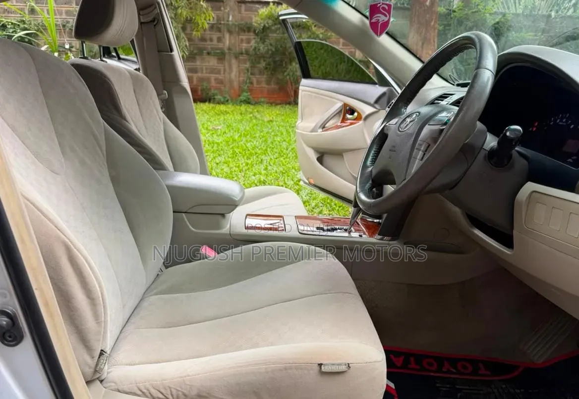 Toyota Camry 2011 Silver