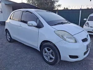Toyota Vitz 2011 White