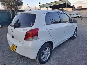 Toyota Vitz 2011 White