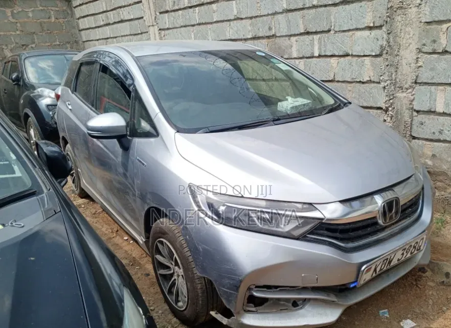 Honda Shuttle 1.5 Hybrid 2WD 2018 Silver