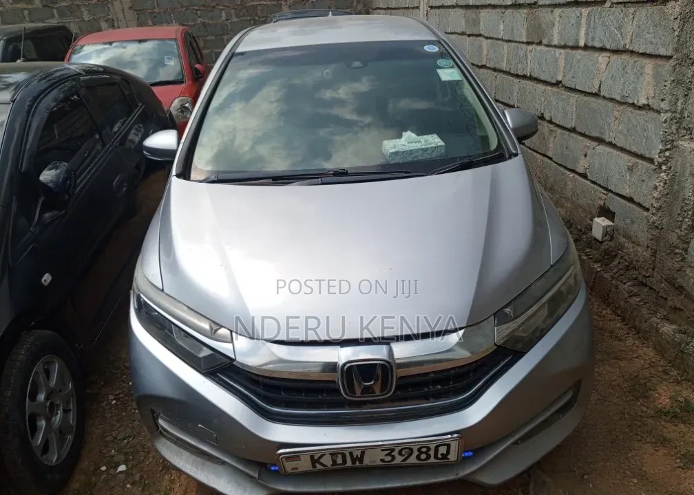 Honda Shuttle 1.5 Hybrid 2WD 2018 Silver