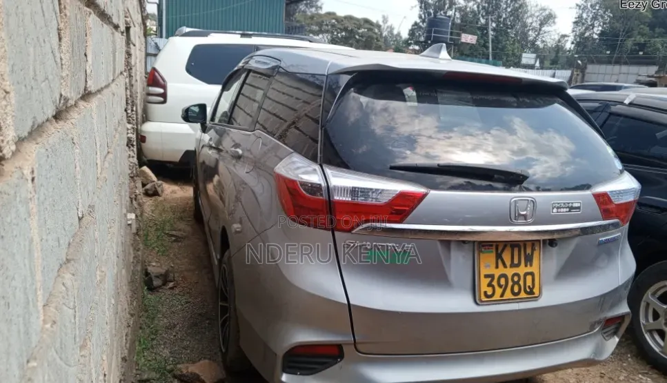 Honda Shuttle 1.5 Hybrid 2WD 2018 Silver
