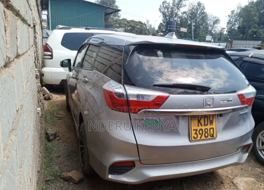 Honda Shuttle 1.5 Hybrid 2WD 2018 Silver