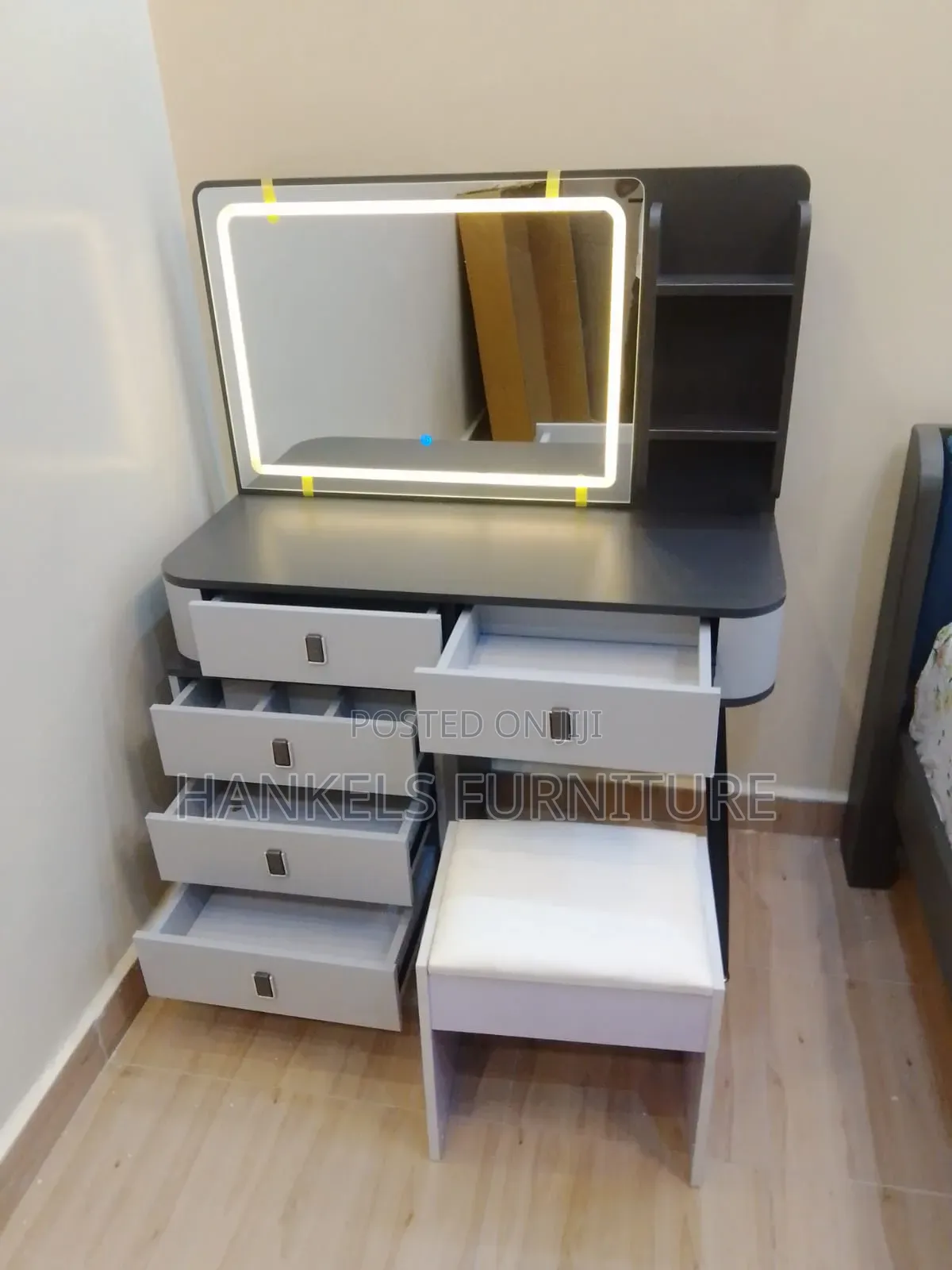 New Modern Dressing Table