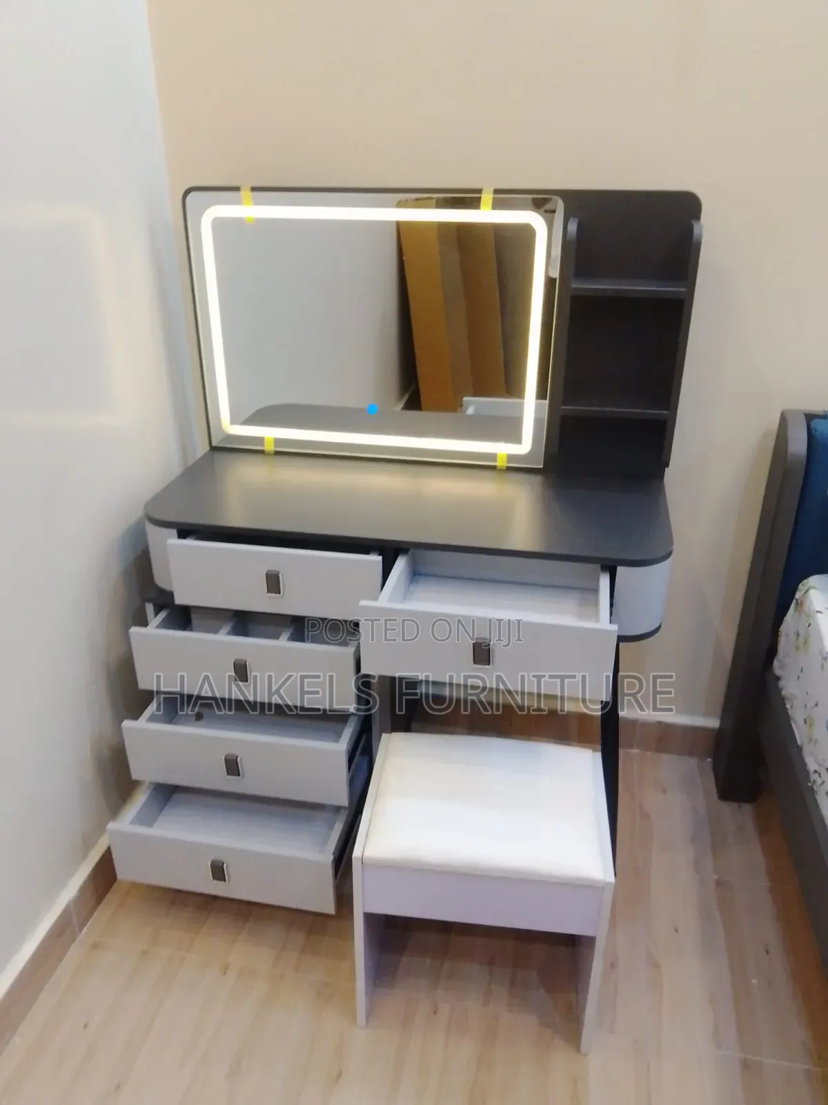 New Modern Dressing Table