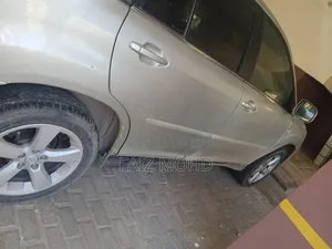 Toyota Harrier 2005
