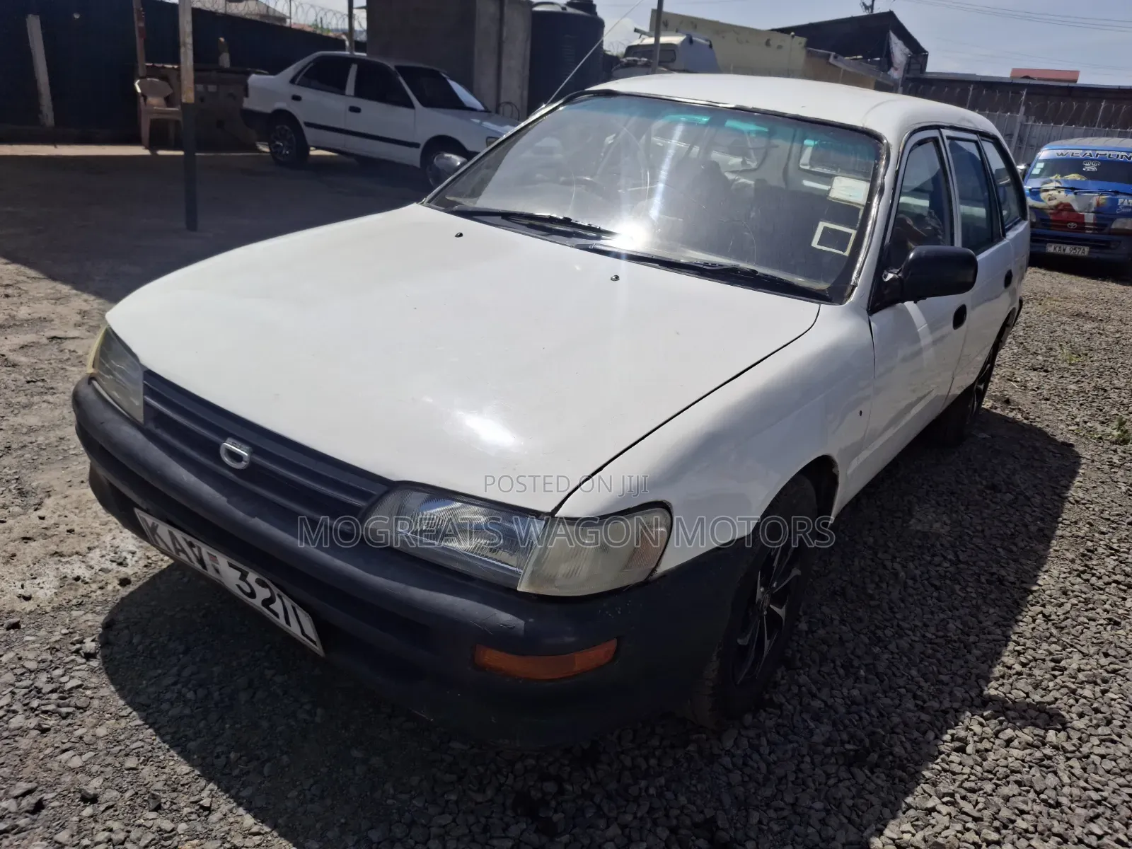 Toyota Corolla 2000 White