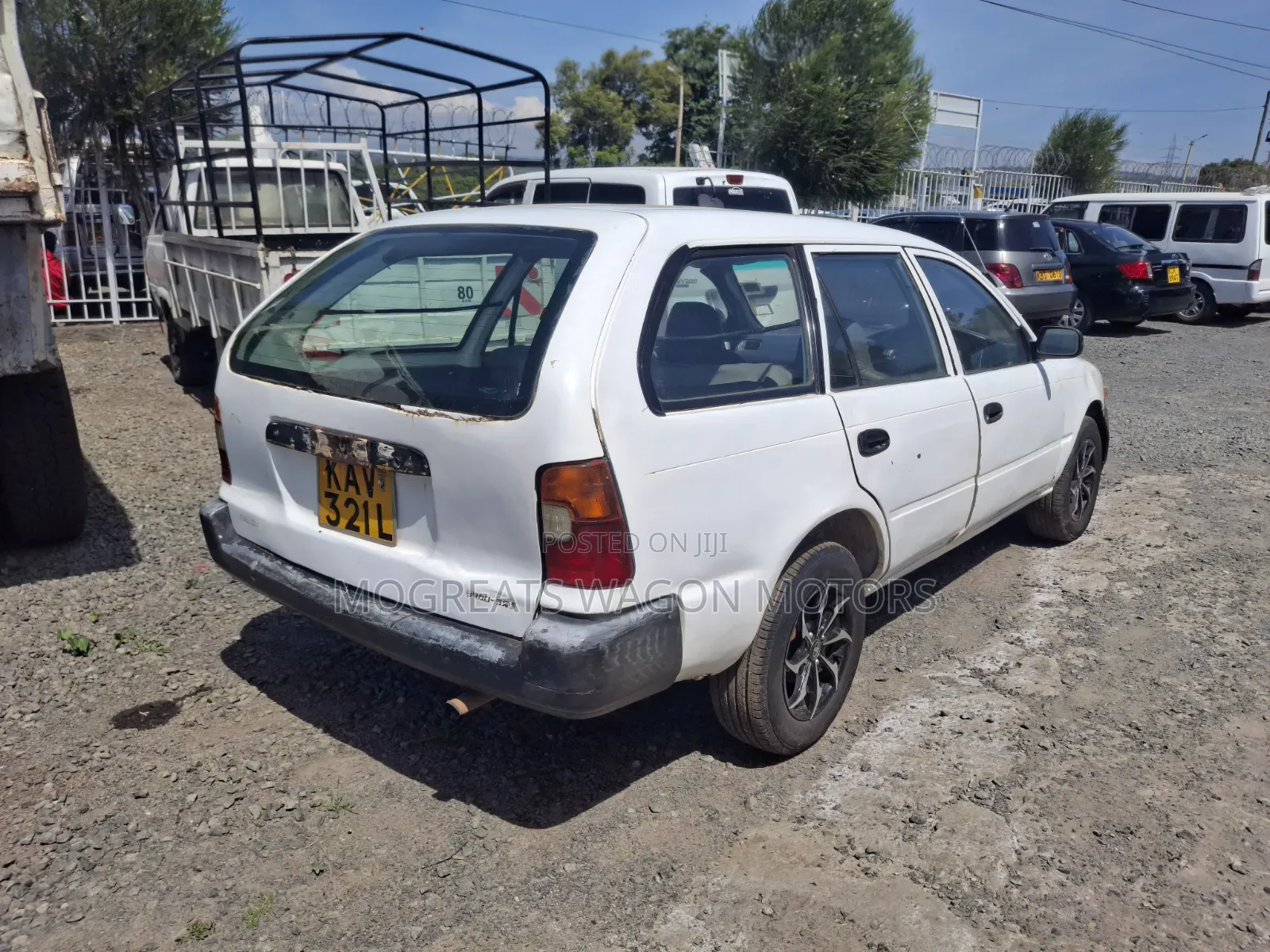 Toyota Corolla 2000 White