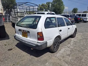 Toyota Corolla 2000 White