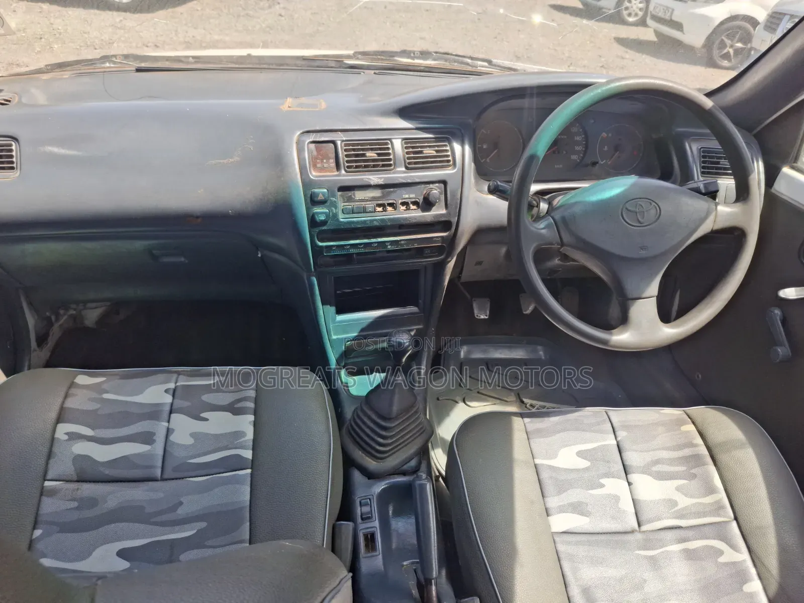 Toyota Corolla 2000 White