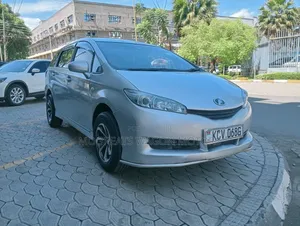 Toyota Wish 2012 Silver