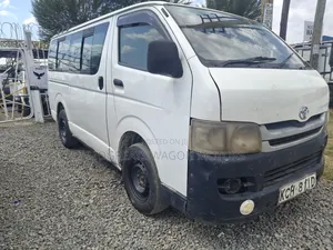 Toyota HiAce 2009 White