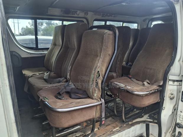 Toyota HiAce 2009 White - thumbnail 7