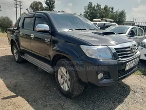 Toyota Hilux 2012 Black