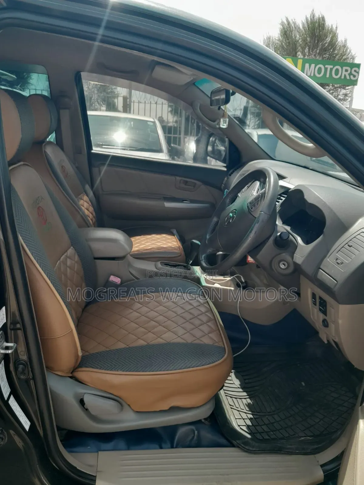 Toyota Hilux 2012 Black