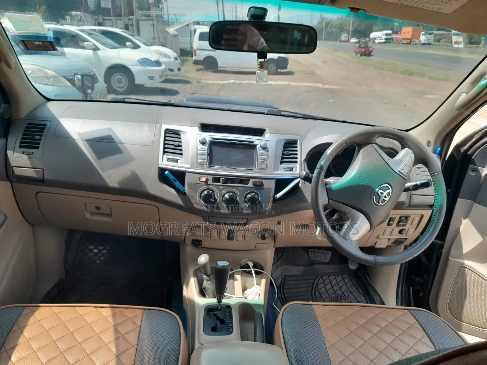 Toyota Hilux 2012 Black
