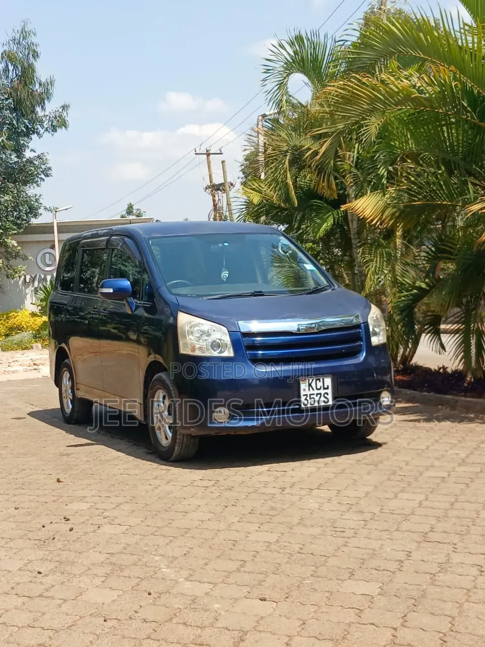 Toyota Noah 2009 Blue