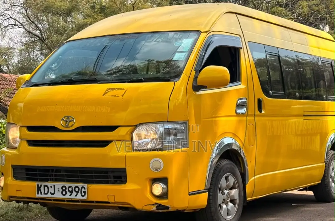 Toyota HiAce 2014 Yellow