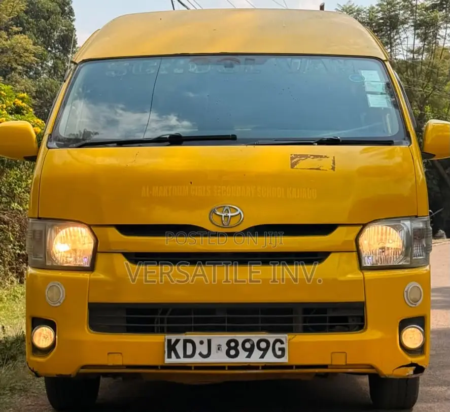 Toyota HiAce 2014 Yellow