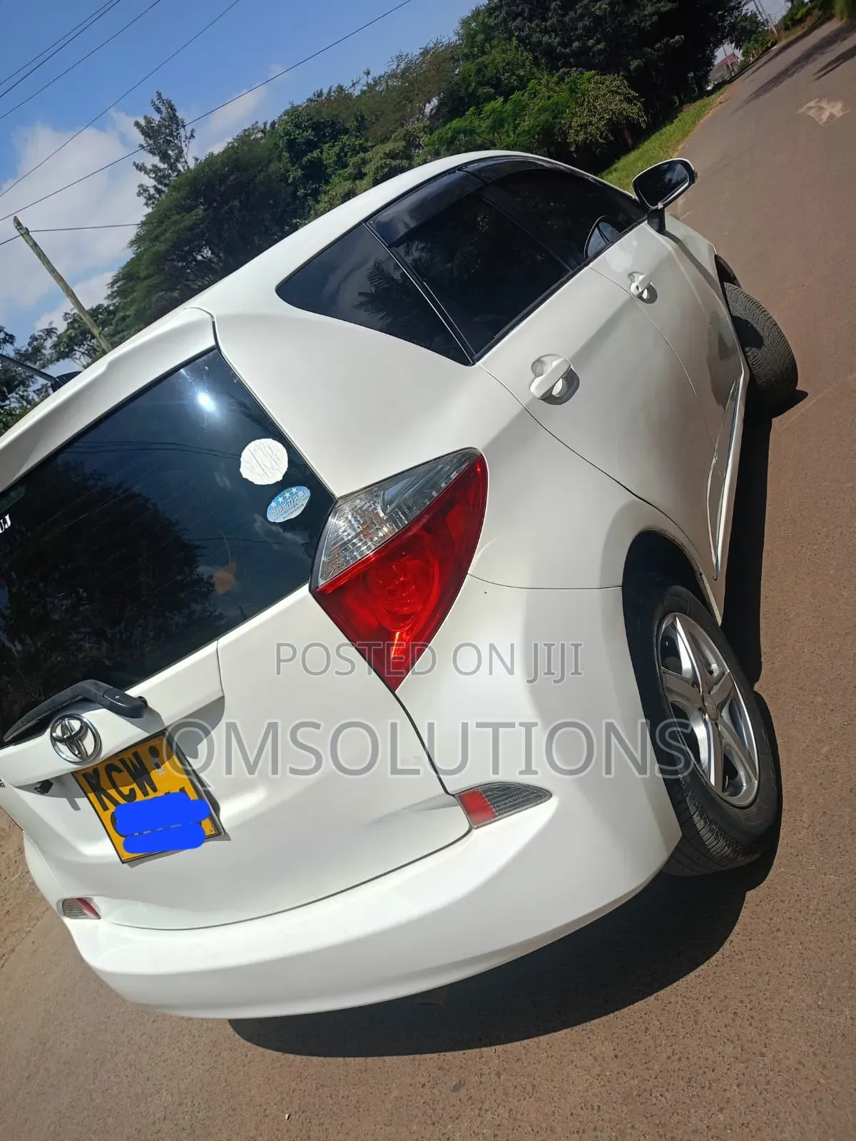 Toyota Ractis 2013 White