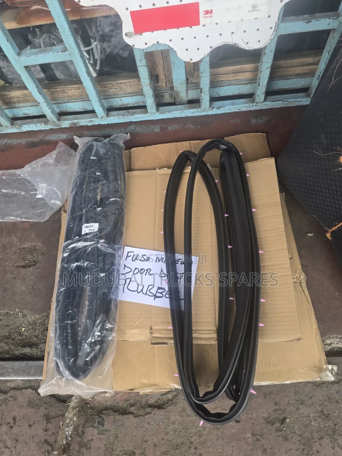Mitsubishi Fuso Mahewa/Fighter Door Dust Rubbers