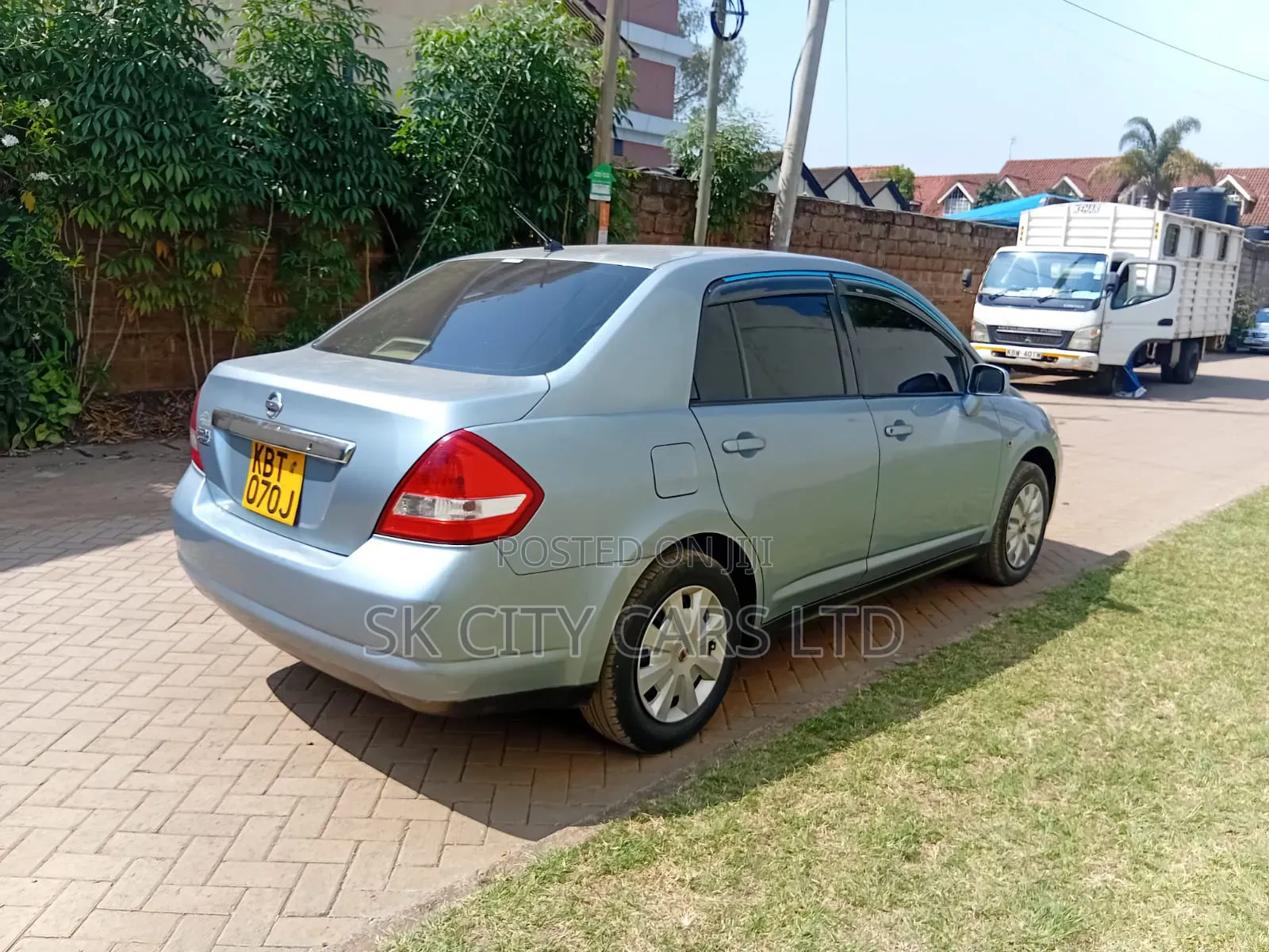 Nissan Tiida 2006 Silver