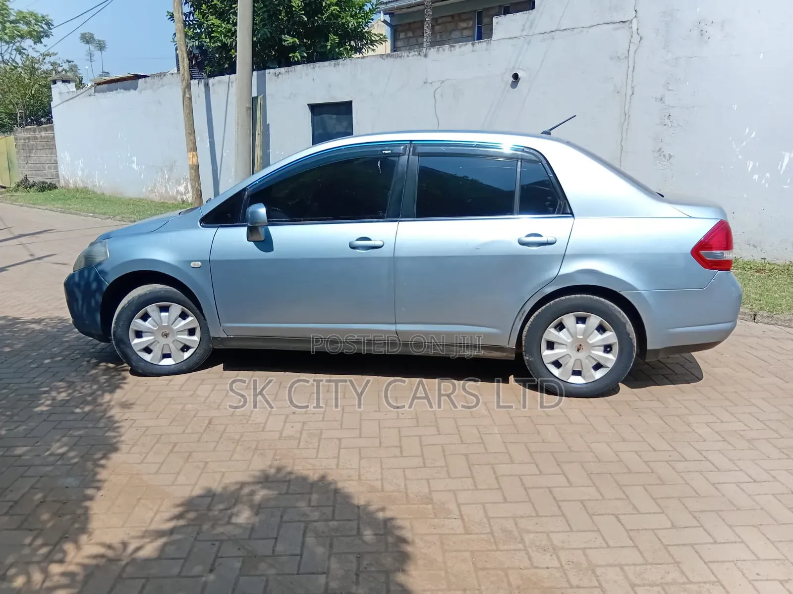 Nissan Tiida 2006 Silver