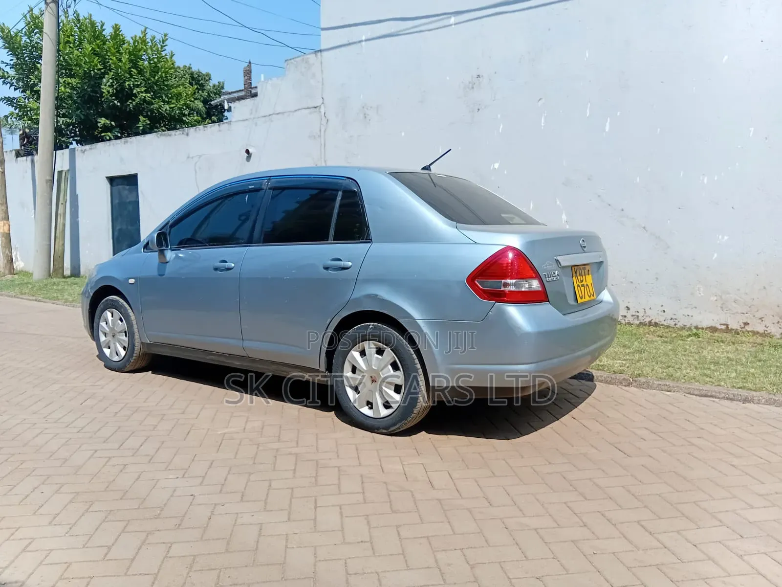 Nissan Tiida 2006 Silver