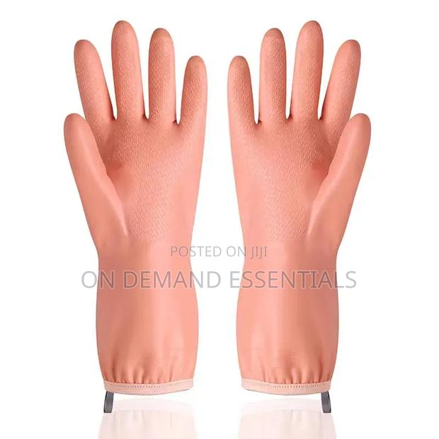 A Pair of Thickened Latex Gloves - thumbnail 3
